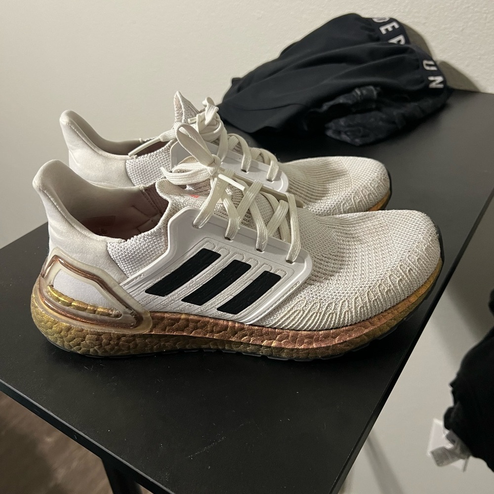 Adidas tennis shoes